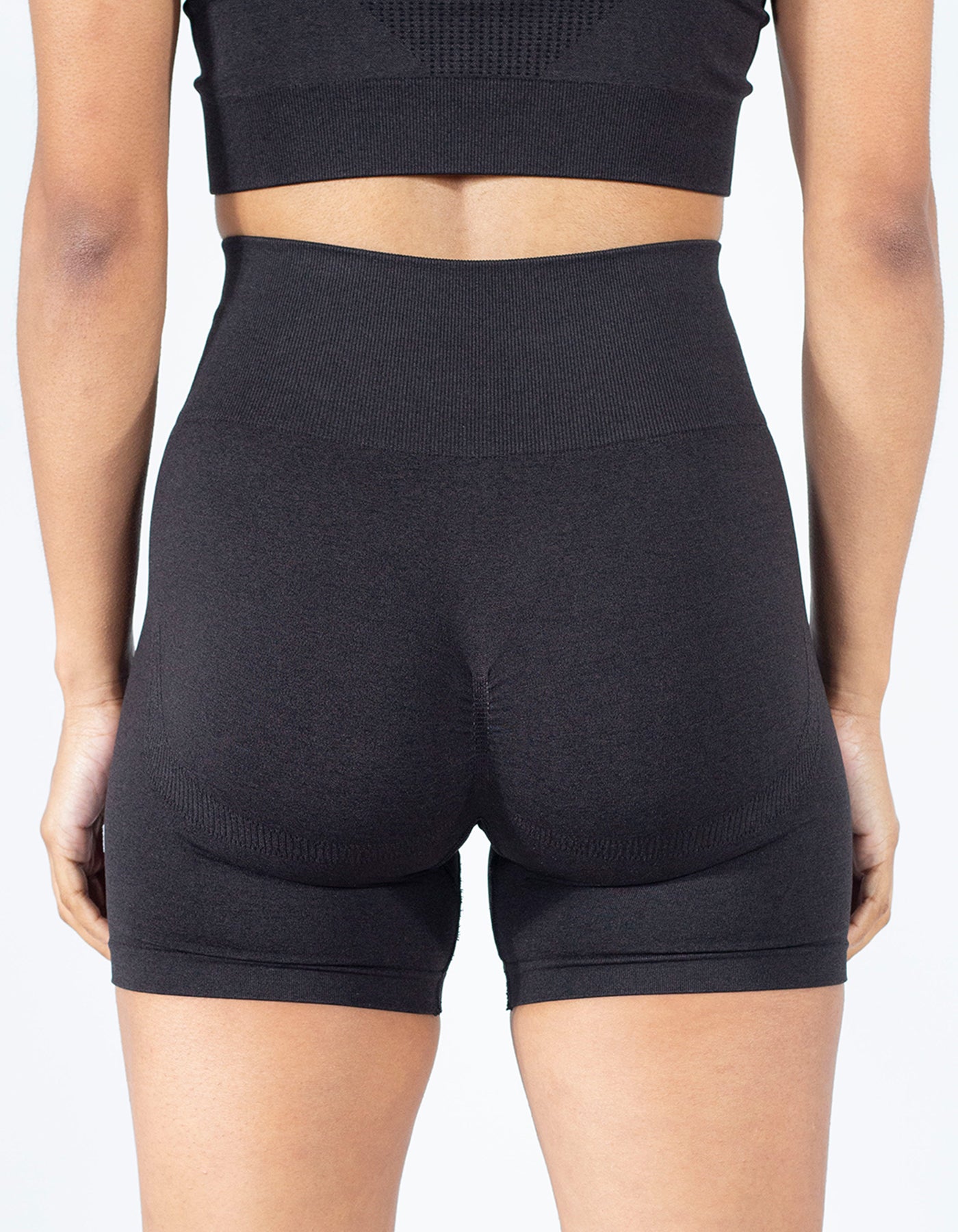 Strong Start Seamless Shorts Scrunch - black